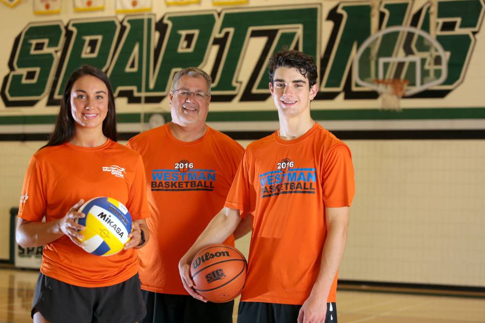 Don Thomson, centre, and daughter Mary, left, coached at the 2016 Manitoba Summer Games while son Jacob played basketball for Team Westman. (Brandon Sun files)