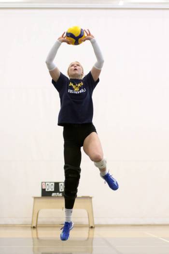 Alex Roberge is set to start for the Brandon University Bobcats women&rsquo;s volleyball team this year, after missing a year and a half with a serious knee injury. (Thomas Friesen/The Brandon Sun)